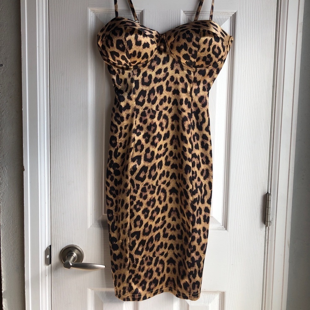 ⚫️ Animal print bodycon midi dress​​​